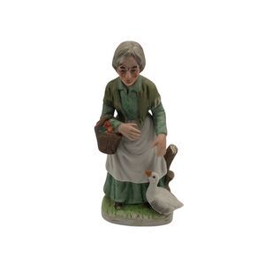 Vintage  Porcelain Grandma Farmer Figure Multicolor Hand-Painted‎